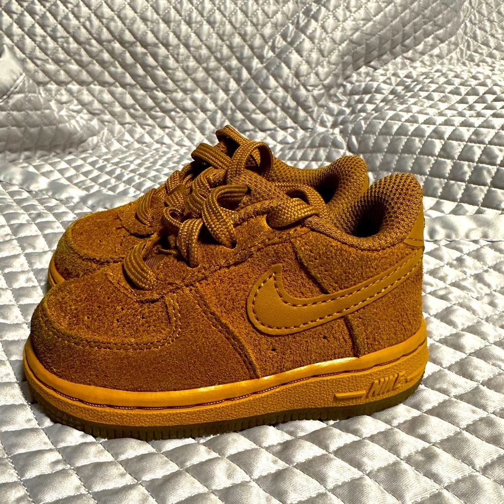 Nike shoes size 4c